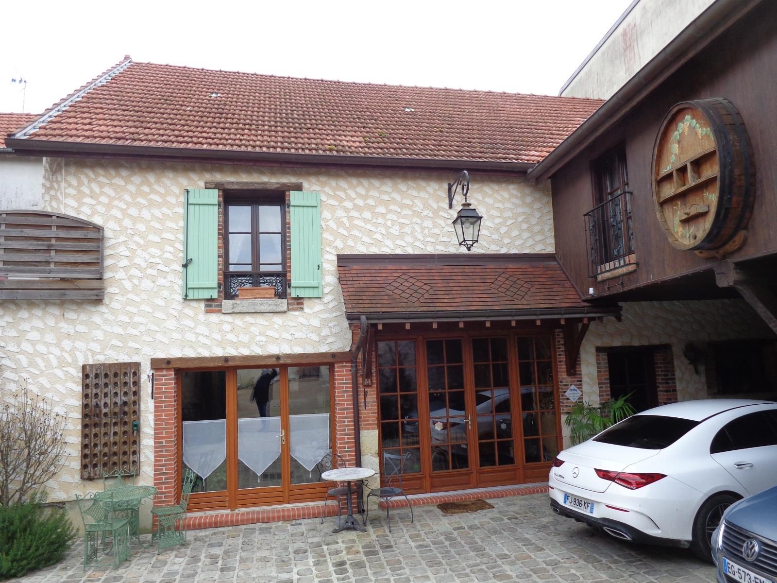 Immobilier vente à MESNIL SUR OGER Maison - Type 12